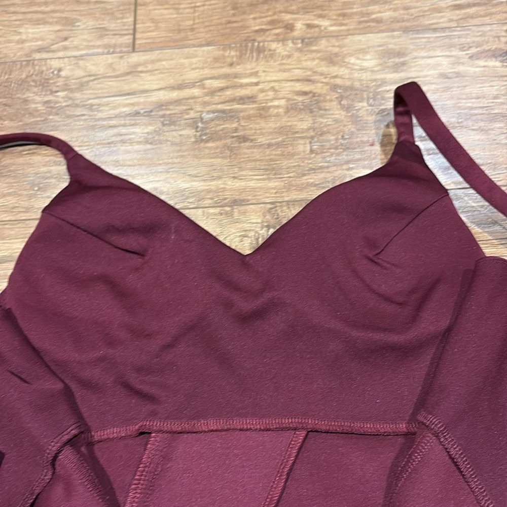 Le Chateau maroon angled hem skinny strap padded semi-formal dress size xxs - Picture 11 of 15